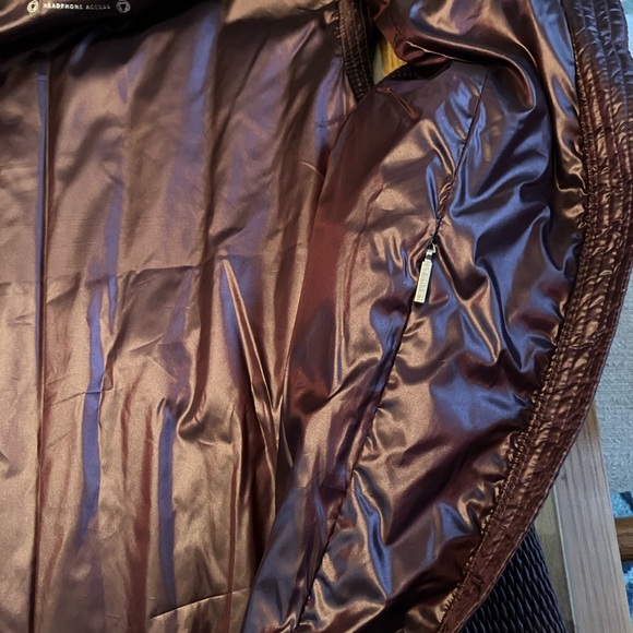 Calvin Klein Performance Down Puffer Vest Size Medium Dark Burgundy NWT - Picture 7 of 10